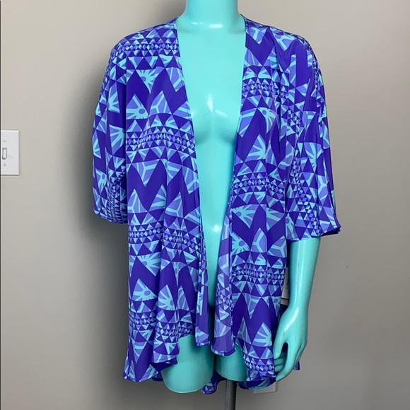 LuLaRoe Sweaters - LuLaRoe Lindsay kimono size s
